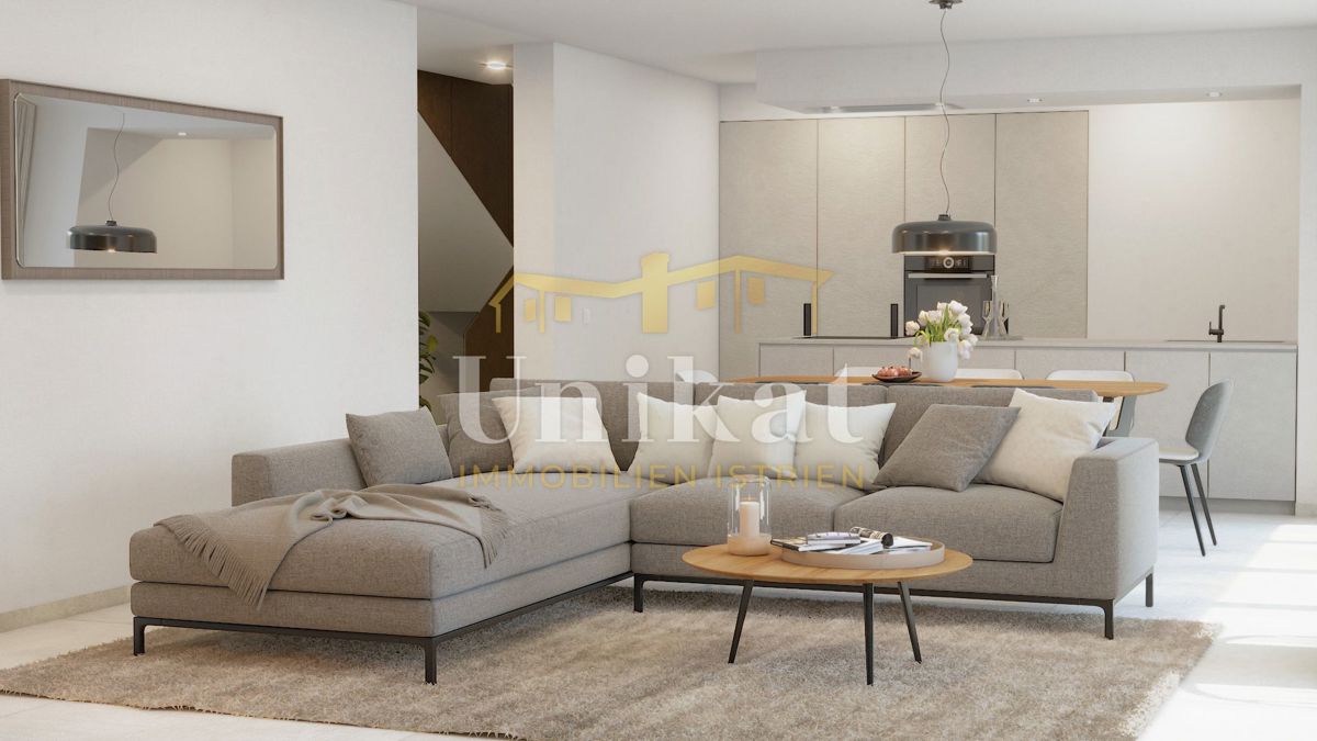 Novogradnja: dvojna hiša s bazenom